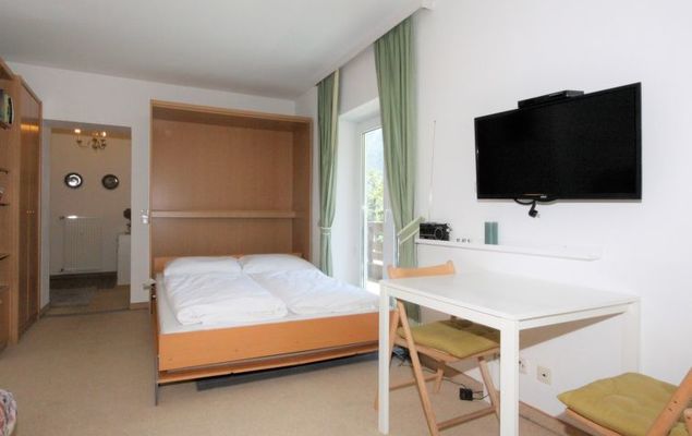 Claudia Top 7 - Photo 4